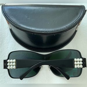 CHANEL Black Sunglasses with Pearl Accents